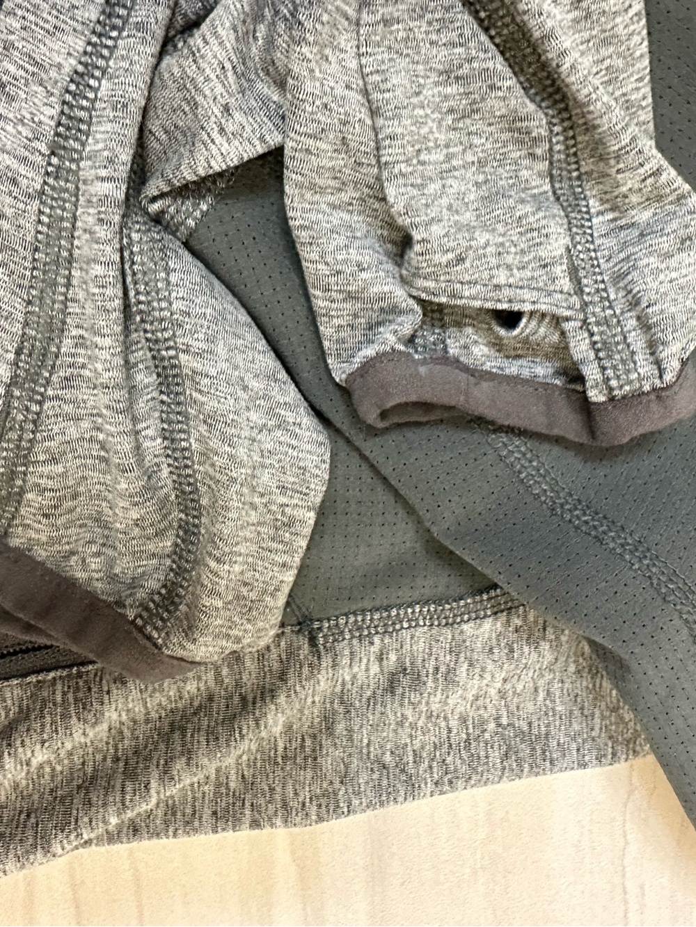 Columbia Charcoal and Heather Gray Full-Zip Lightweight Jacket - Picture 3 of 4